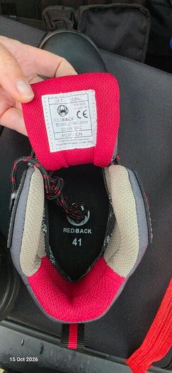 Safety shoes 7UK and 9UK