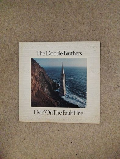 Doobie bros livin on the faultline lp