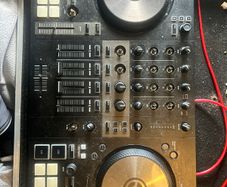 Native instruments kontrol s6 (working but needs some tlc)