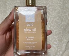 Shimmering glow oil
