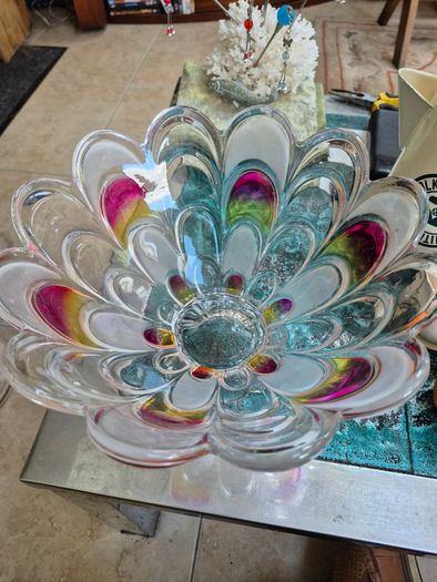 Glass fruit bowl