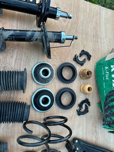 Car Parts - Full front suspension kit - NEW