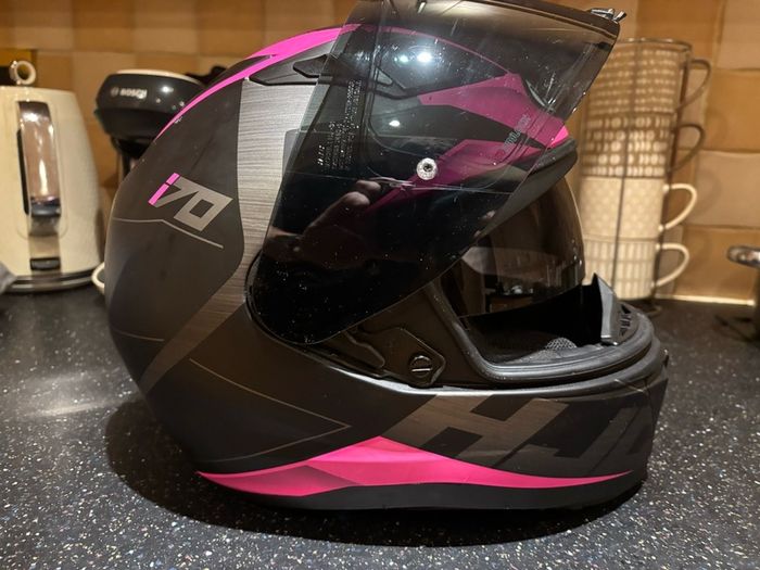 HJC i70 pink/black helmet
