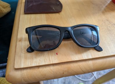Foster Grant sunglasses - model 25070