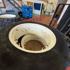 Ford rims 13.6/28 with Firestone Tyres