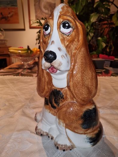 Large English Ceramic Pottery Hound Dog