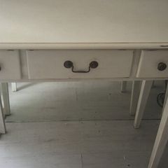 dressing table