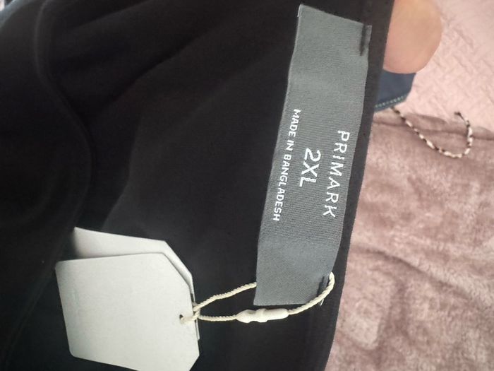 BNWT Black long line slimming cut blouse size 2 XL UK22/24 EU50/52 Postage included