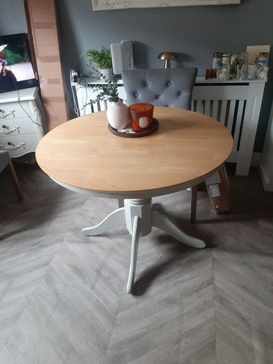 chairs and table 1metre