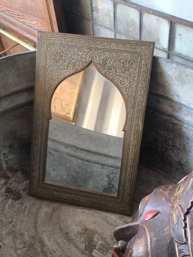 Antique and vintage mirrors
