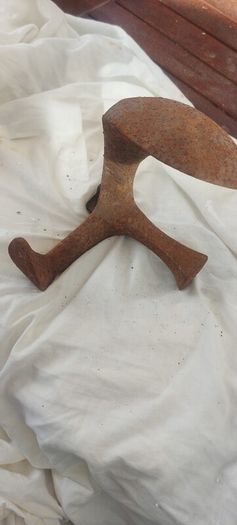 vintage shoe cobblers last ,,build to last ,,collectors item, buyer collects or pays postage thank you, sold as seen ,see pictures,