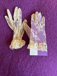 Lace Gloves