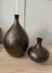 X2 Vases