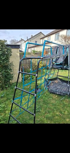 Garden climbing frame