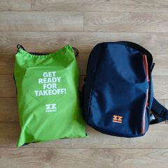 MiniMeis Shoulder Carrier comes with sunshade & backpack