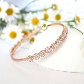 Daisy - Cubic Zirconia Pearl bangle Gold