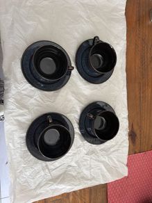 Set of 4 Cups & Saucers
