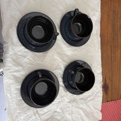 Set of 4 Cups & Saucers