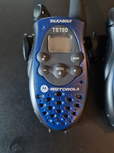 Motorola T5720 FM Walkie Talkie 2 Way Radio
