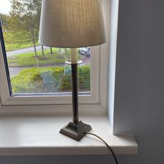 LAURA ASHLEY lamp with free lamp shade