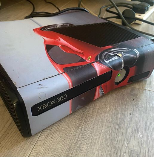 Xbox 360 with Games, Kinect and 5 Controllers