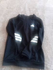 sports tops