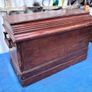 Singer sewing machine with case Image 9