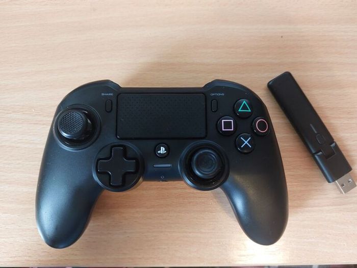 Wireless PS4 controller