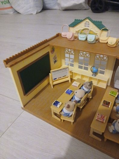 Sylvanian Families Country Tree School and Sylvanian Families Nursery Playmates Babies Set.