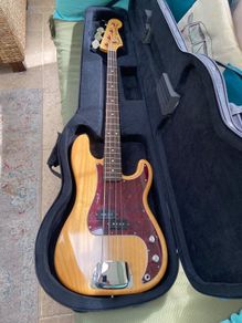 Bass guitar Fender, Japan, Signature model. USA