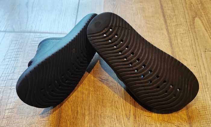 Crocs and Nike Sliders. Size UK Junior 11