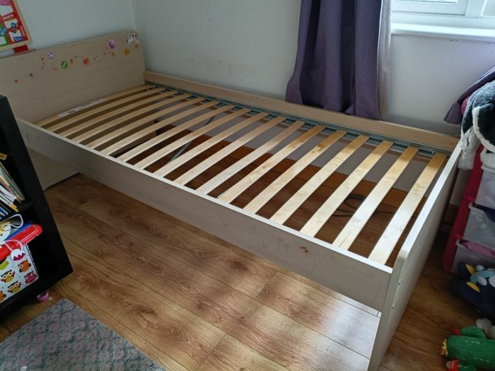 Single bed frame