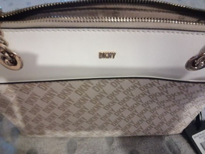 DKNY White and gold shoulder bag new