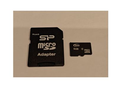 4GB MicroSD memory card + Adapter