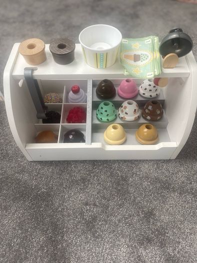 melissa and Doug wooden ice cream counter