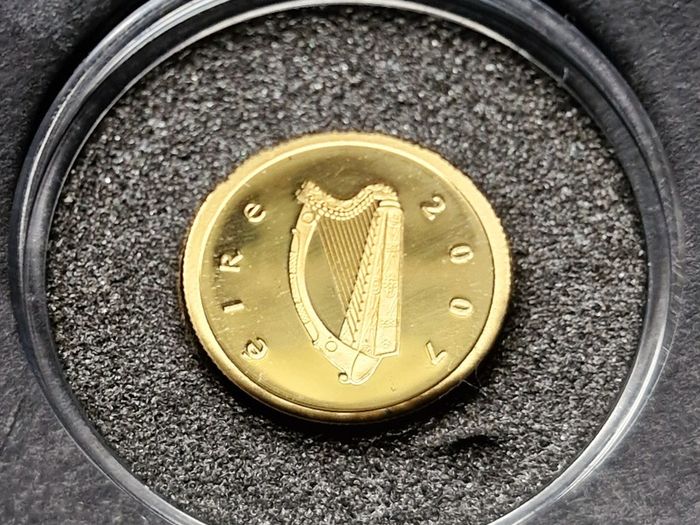 2007 Central Bank Celtic Culture 20 Euro Gold coin in box with Coa. (1.24 Grams)