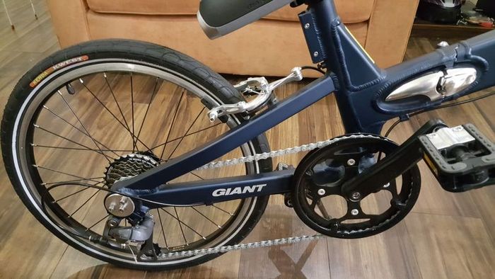 Giant Halfway Folding Bike and accesories