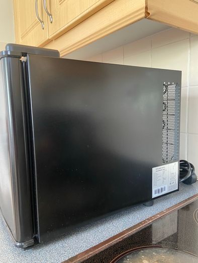 Russell Hobbs Mini Fridge 17L  Excellent Condition