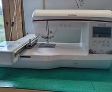 Embroidery machine  Innovis NV870