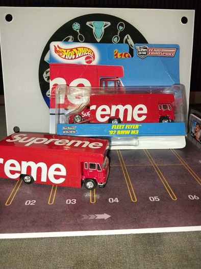 Supreme x Hot Wheels Fleet Flyer + '92 BMW M3, a highly sought-after collaboration released during Supreme's Spring/Summer 2019 season. Also Single loose Truck
