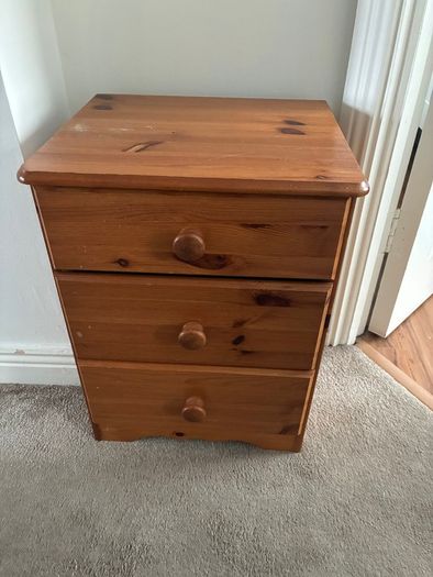 Chest of drawers