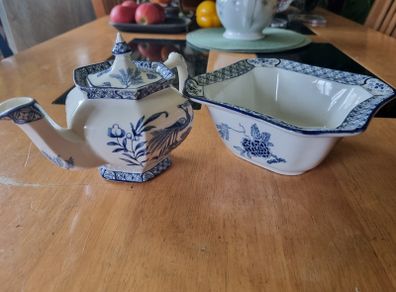 Wood & Sons England Yuan teapot and bowl