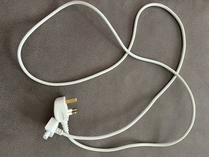 An original Macbook cable