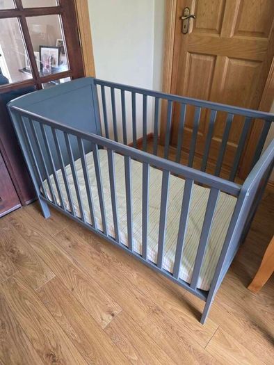 Baby Elegance cot and mattress