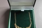 9ct gold Kinneys necklace