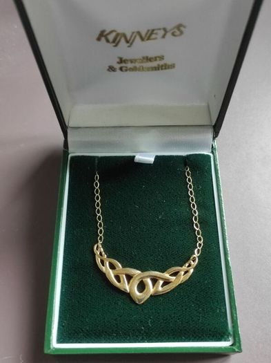 9ct gold Kinneys necklace