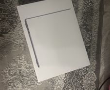 MacBook Air m2 2024 13.6 inch and Magic Mouse