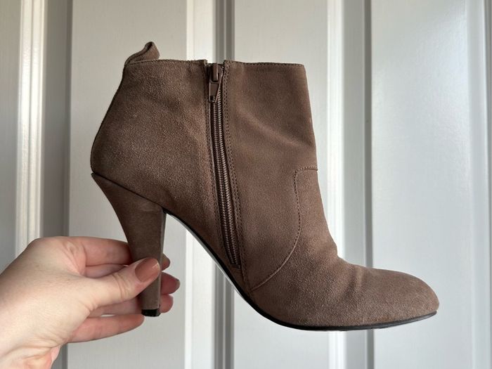 Nine West suede ankle boots -Sz 6