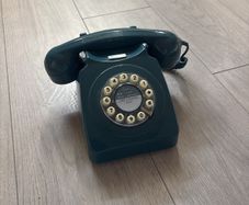 70's style landline phone