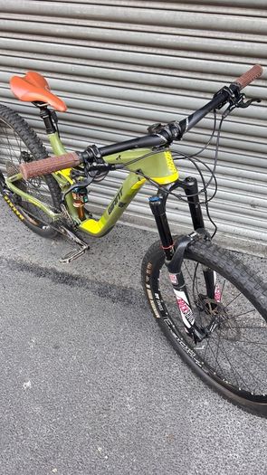 Giant Carbon